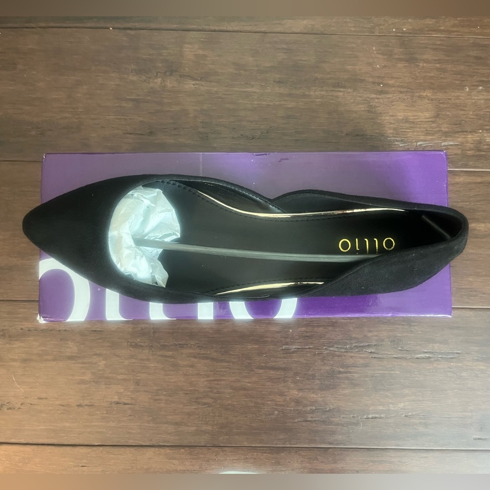 Size 10 black Ollio pointed toe flats